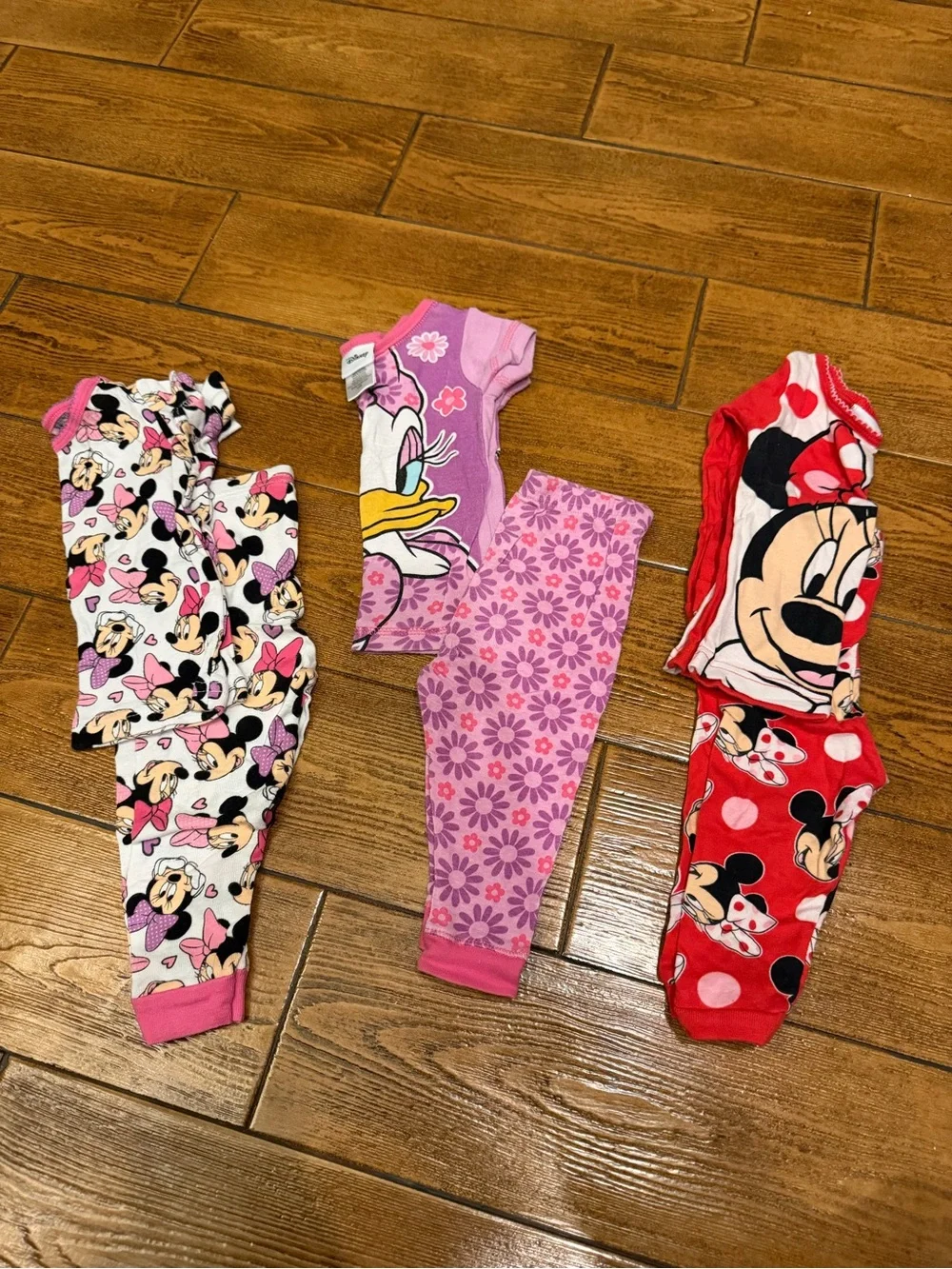 Disney Minnie & Daisy Toddlers Pajama Sets - Pink & Red